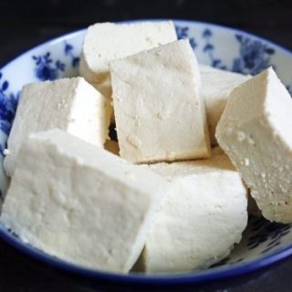 How to make Homemade Tofu from Soy Milk (2 Ingredients!)