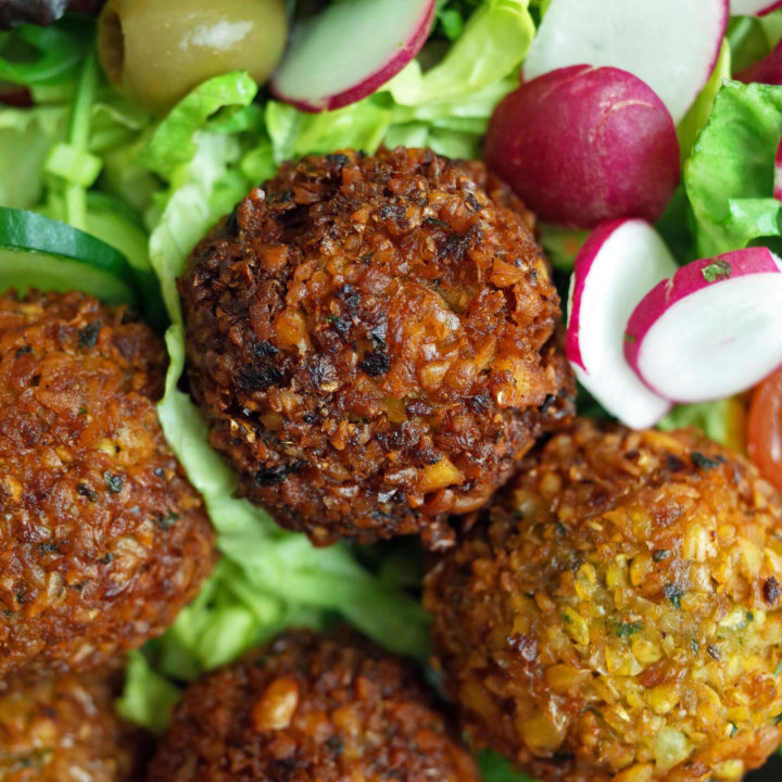 4 Falafels on a plate with Salad