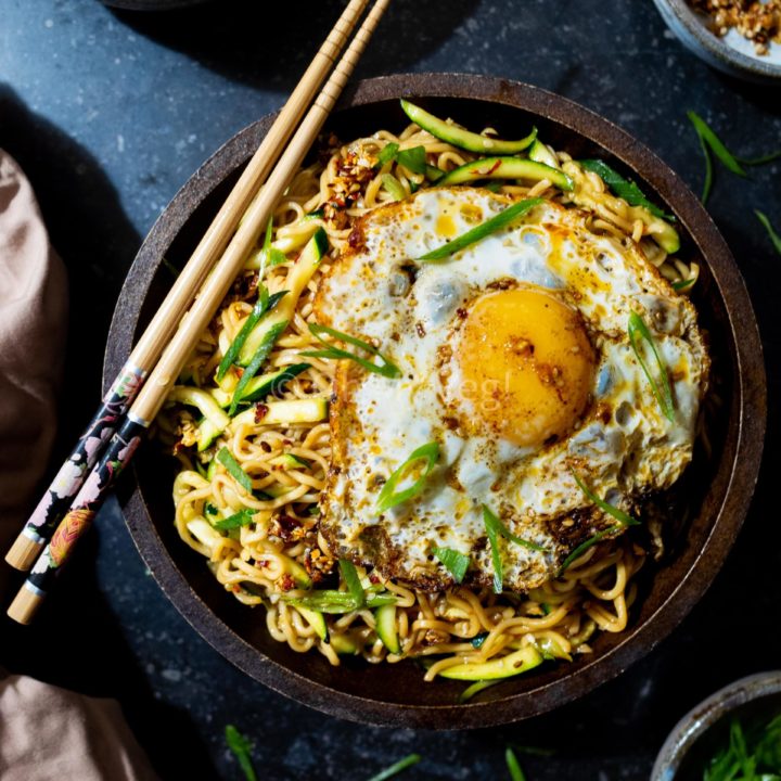 Garlic Chilli Oil & Zucchini Instant Ramen Noodles