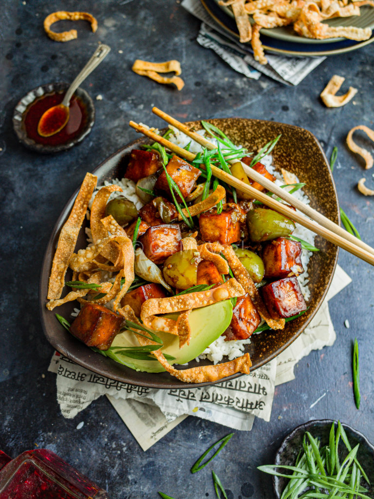 Chilli Paneer, Indo-Chinese Restaurant Style with Wonton Crisps
