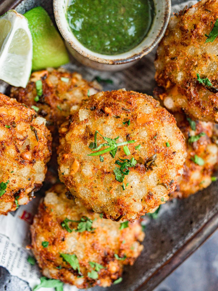 Sabudana vada with green chutney 