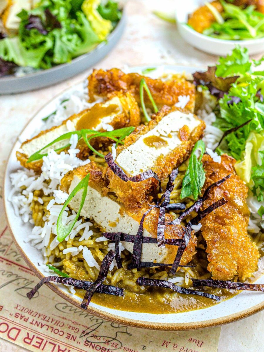 Vegan katsu curry with tofu and rice.