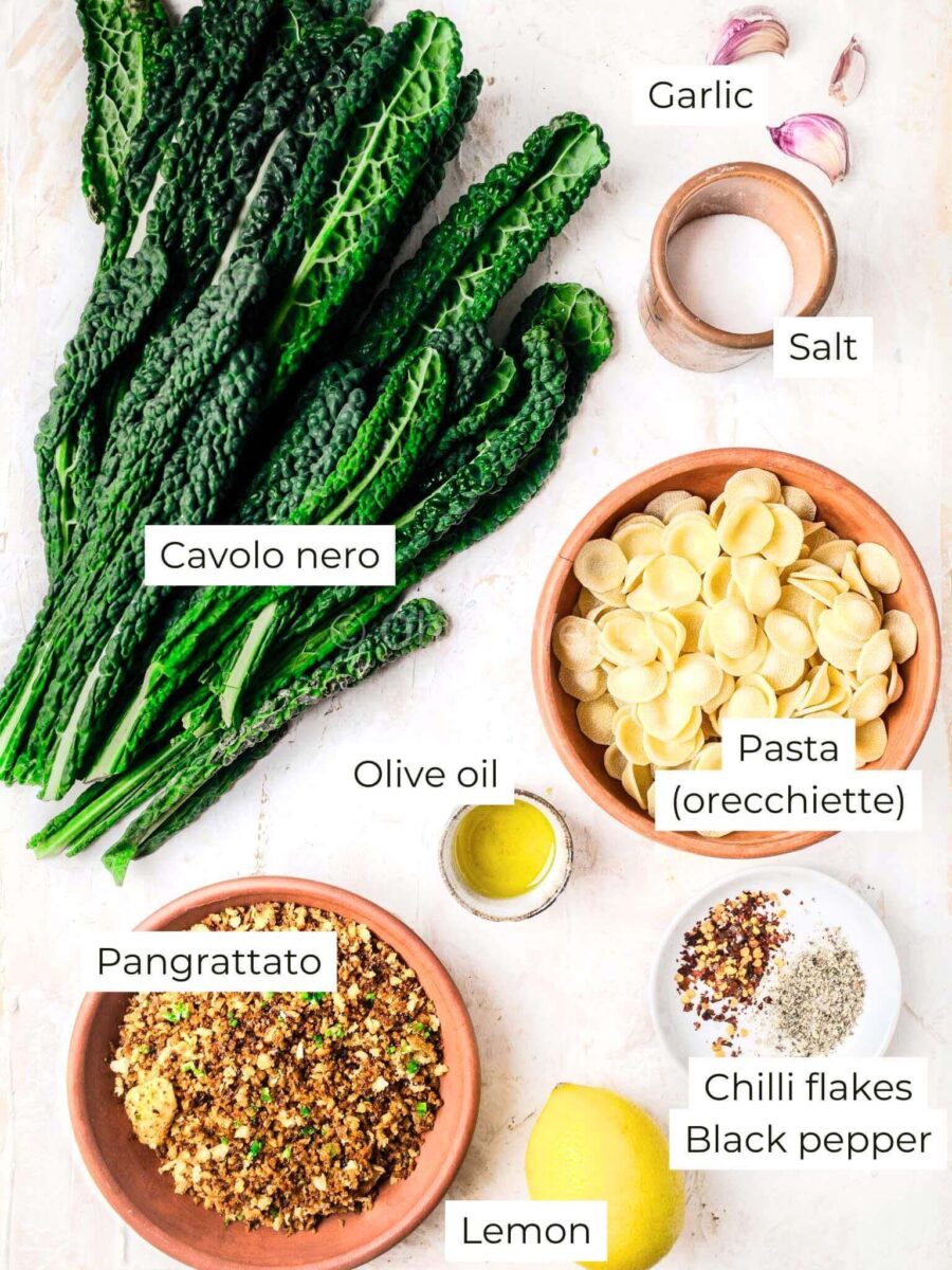 Labelled ingredients for cavolo nero pasta.