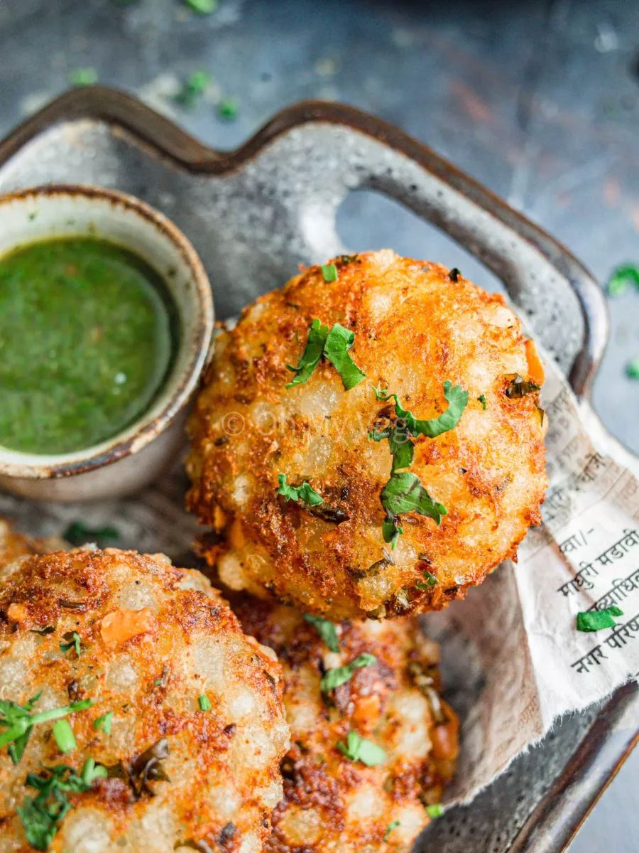 Vegan sabudana vada with green coriander chutney