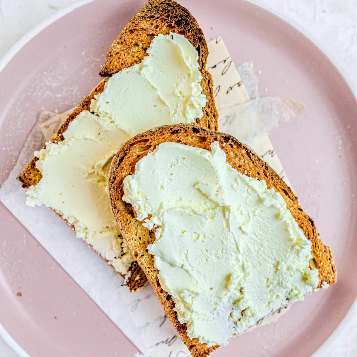 Mascarpone cheese spread on toast.