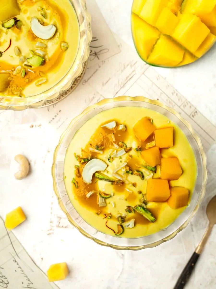 Aamrakhand in glass bowls.
