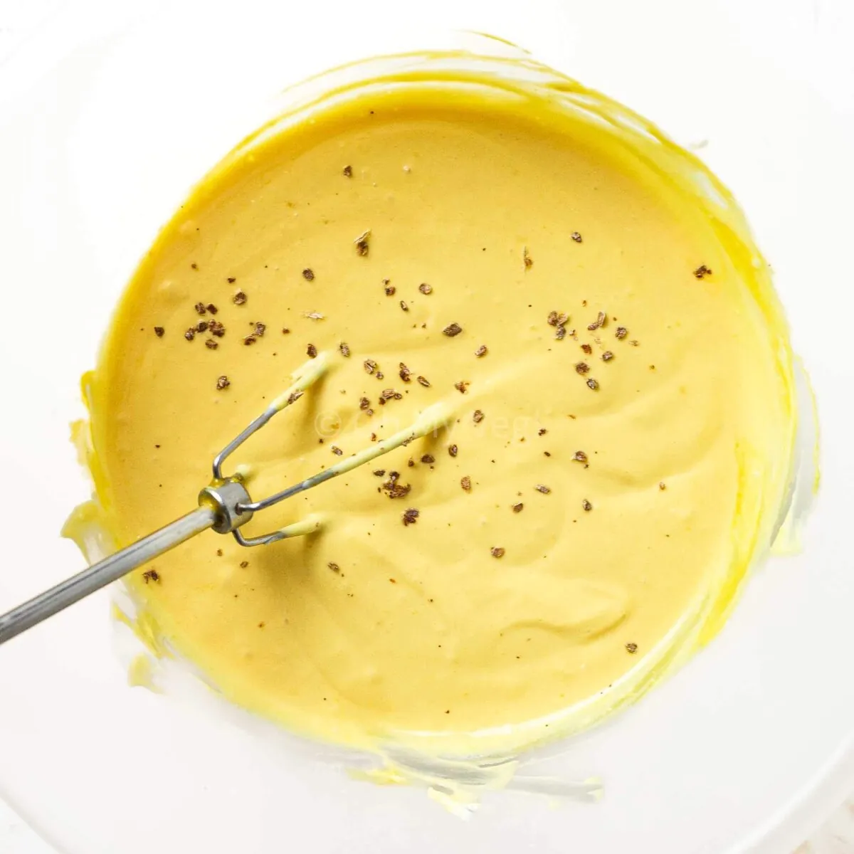 Mango shrikhand with cardamom.