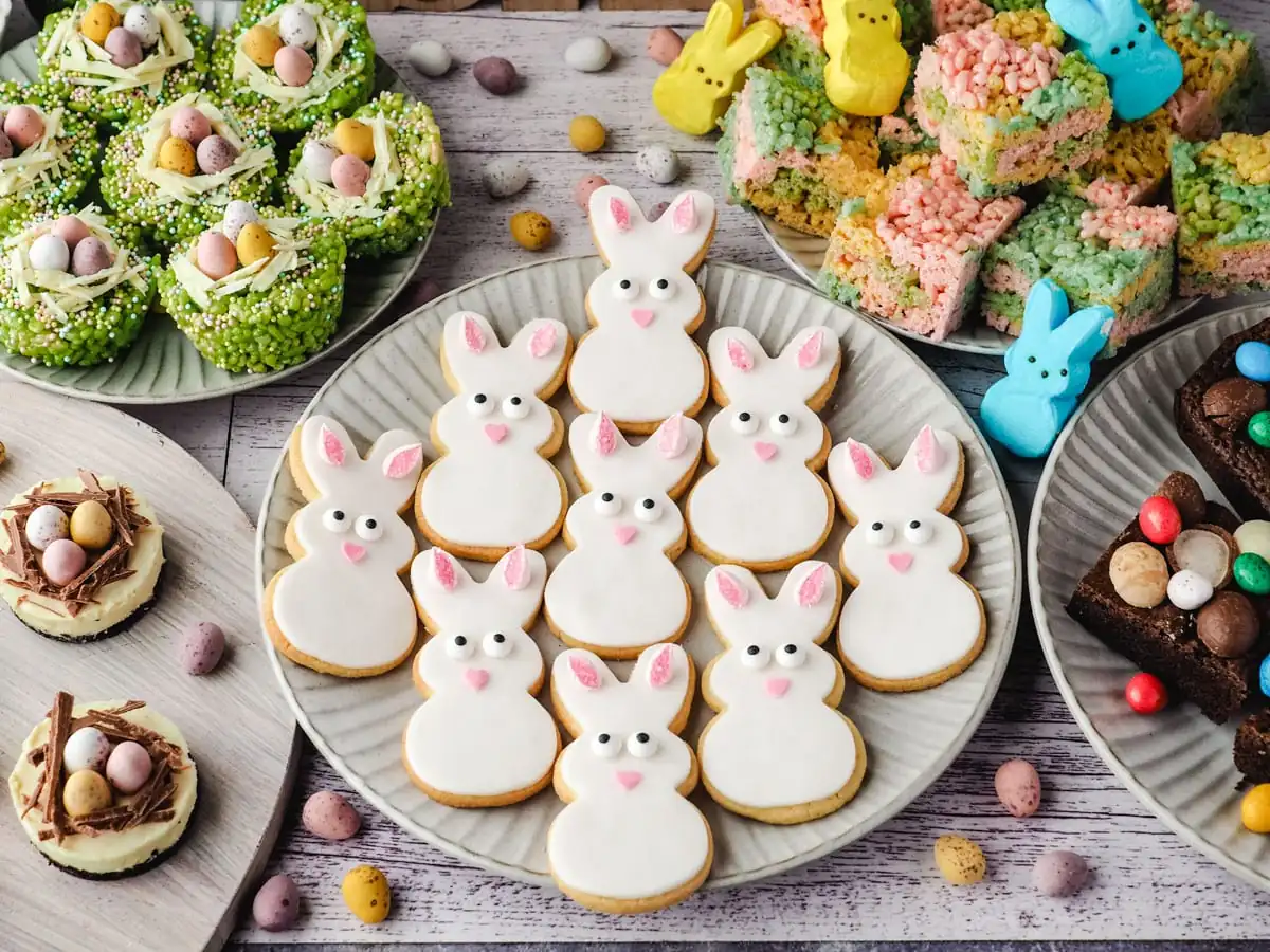 Bunny cookes on a plate.